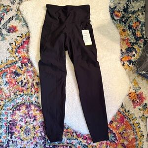 NWT Old Navy elevate High -Waisted Black Leggings go dry size s small